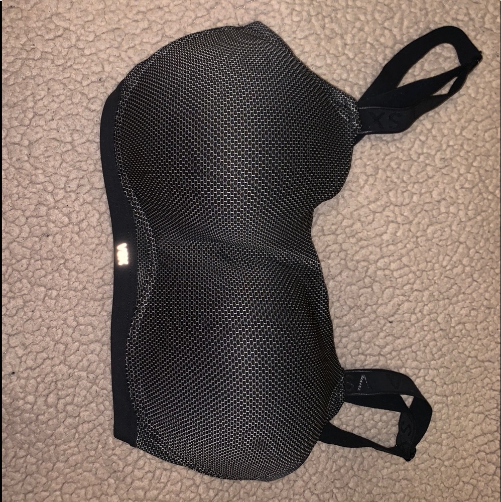 New Victoria Secrets sports Bra!!